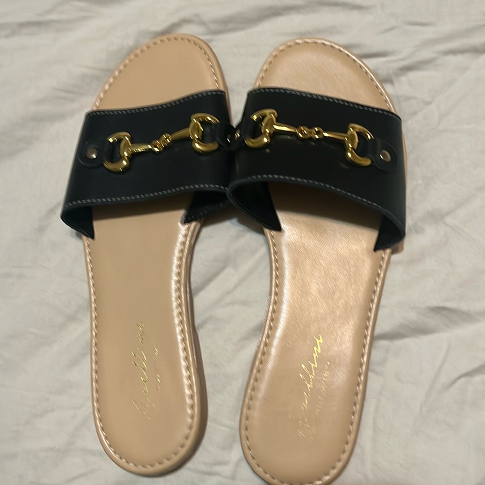 AVELLINI Sandals black with gold buckle Sz 9